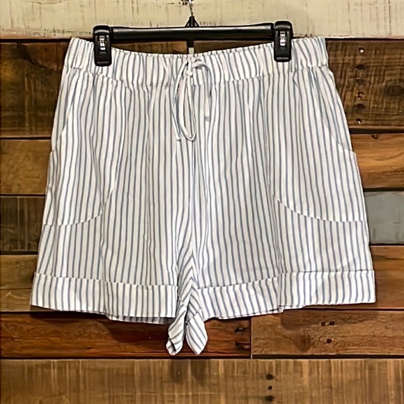 NWT And Now This Chambray & White Striped Shorts - Picture 2 of 6